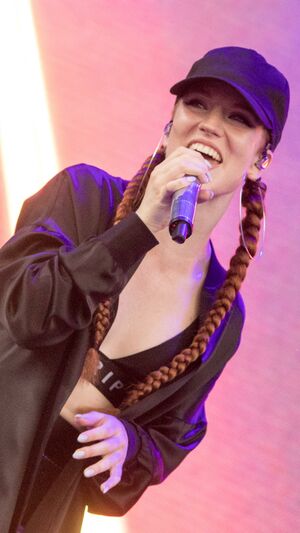 JESS GLYNNE - HOLD MY HAND