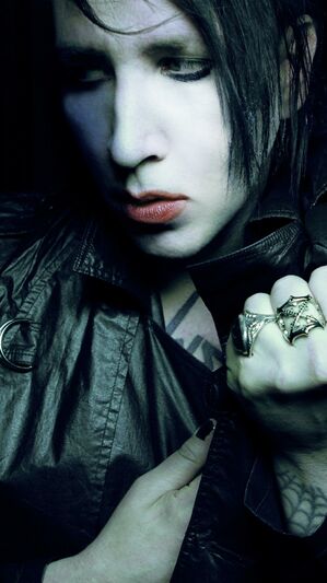 Marilyn Manson - Sweet Dreams (Are Made Of This)