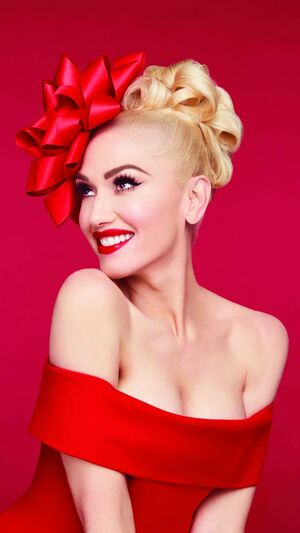 GWEN STEFANI - UNDER THE CHRISTMAS LIGHTS