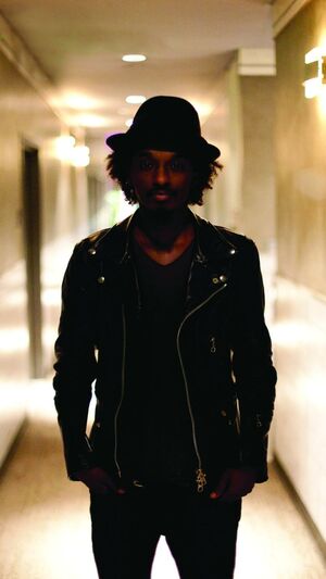 K'Naan - Wavin' Flag