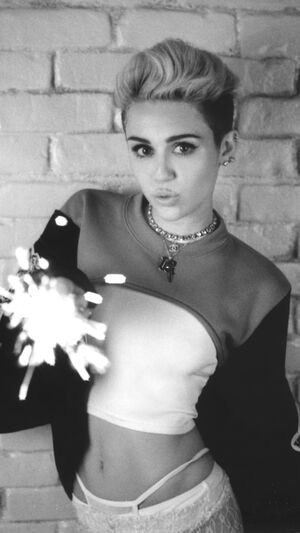 Miley Cyrus - Flowers