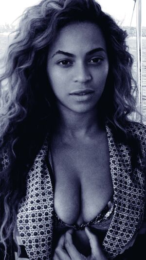 BEYONCE - XO