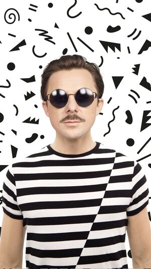 Martin Solveig & Dragonette - Hello