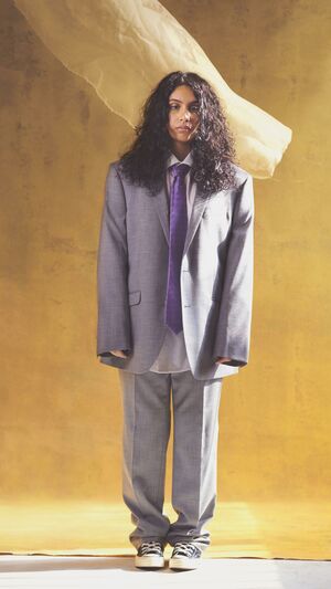 ALESSIA CARA - OUT OF LOVE