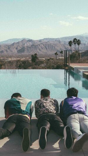 Jonas Brothers - Like It's Christmas
