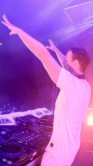 Martin Jensen, Alle Farben, Nico Santos - Running Back To You