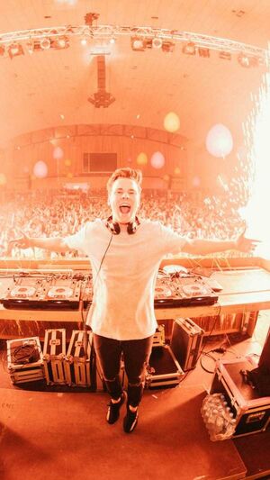 Jonas Blue, Felix Jaehn - Weekends