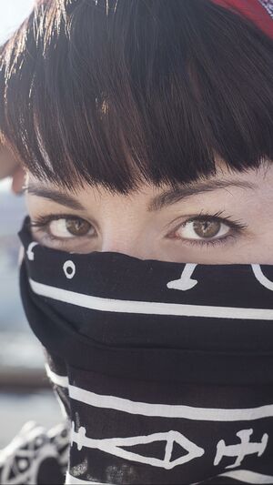 MARTERIA YASHA & MISS PLATNUM - LILA WOLKEN