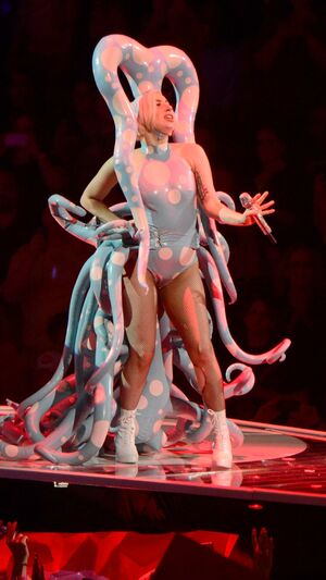 LADY GAGA - THE DEAD DANCE