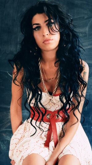 AMY WINEHOUSE - I SAW MOMMY KISSING SANTA CLAUS