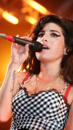 Amy Winehouse - Valerie