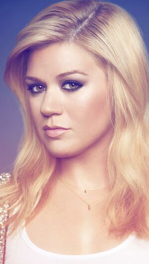 KELLY CLARKSON - UNDERNEATH THE TREE