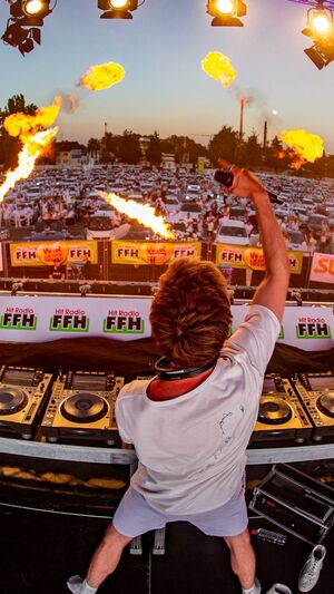 Felix Jaehn feat. Sandro Cavazza - All For Love