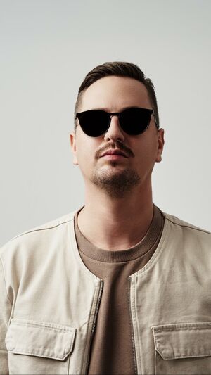 ROBIN SCHULZ & TOM WALKER - SUN WILL SHINE