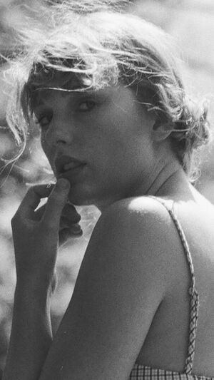 TAYLOR SWIFT - ELIZABETH TAYLOR