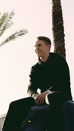 MARTIN JENSEN - SOLO DANCE