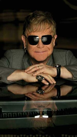 Elton John, Britney Spears - Hold Me Closer