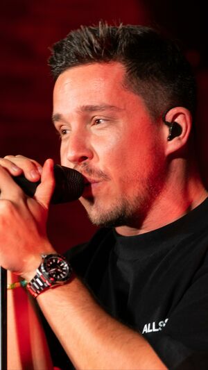 Topic Fireboy DML Nico Santos - Body