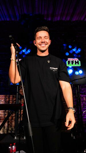 Topic Fireboy DML Nico Santos - Body