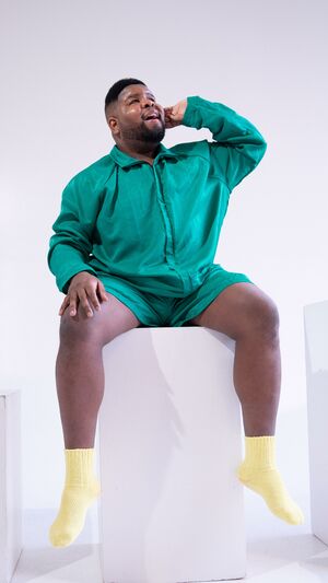 MACKLEMORE & RYAN LEWIS FT RAY DALTON - CANT HOLD US