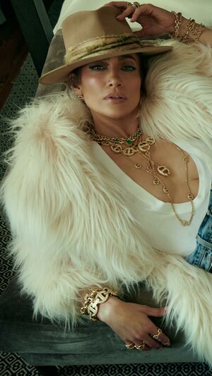 JENNIFER LOPEZ FT PITBULL - DANCE AGAIN