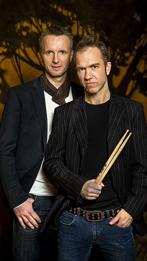 twocolors, Safri Duo, Chris de Sarandy - Cynical