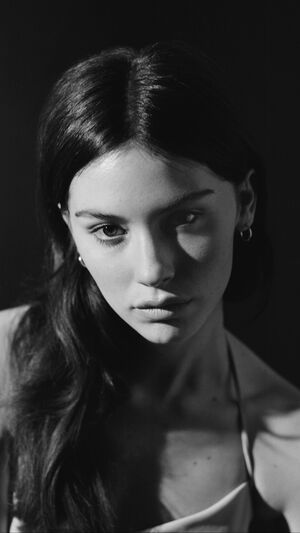 SELENA GOMEZ, BENNY BLANCO & GRACIE ABRAMS - CALL ME WHEN YOU BREAK UP