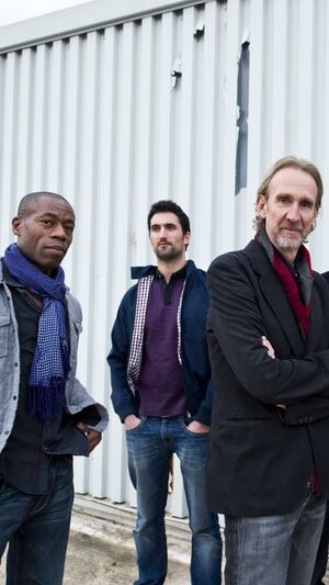 Mike & The Mechanics - The Living Years