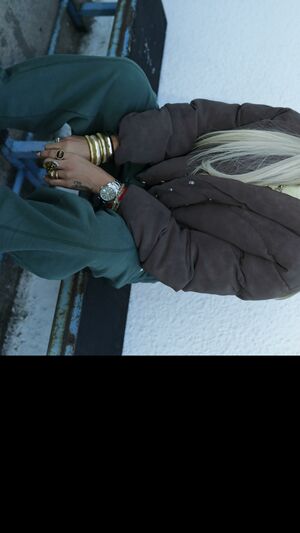 SKYE NEWMAN - LONELY GIRL