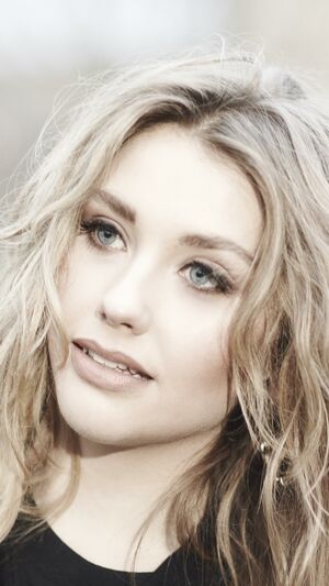 Ella Henderson x AJ Mitchell - Blame it on the Mistletoe