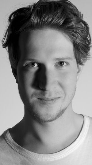 Bakermat feat. Alex Clare - Living